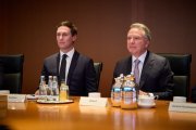 Diplomaty nahradili dva byznysmeni. Jak se Witkoff a Kushner snaží vyřešit tři světové krize