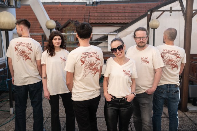 Dámské tričko „Nezávislá novinařina“ (velikost L)