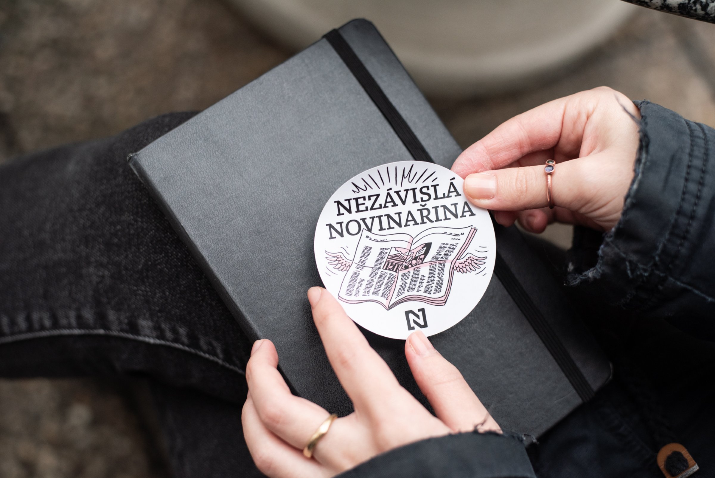 Samolepky Nezávislá novinařina