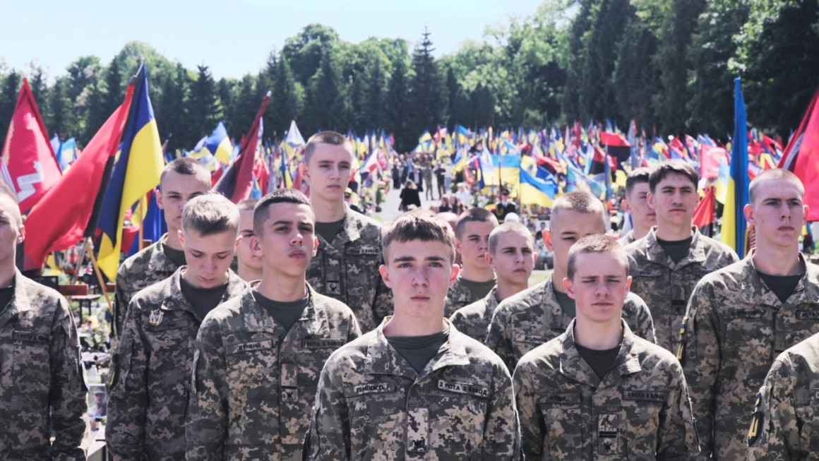 „Potrvá-li poplach méně než hodinu, představení pokračuje.“ Do kin vstupuje (ne)válečný dokument Čas do zásahu