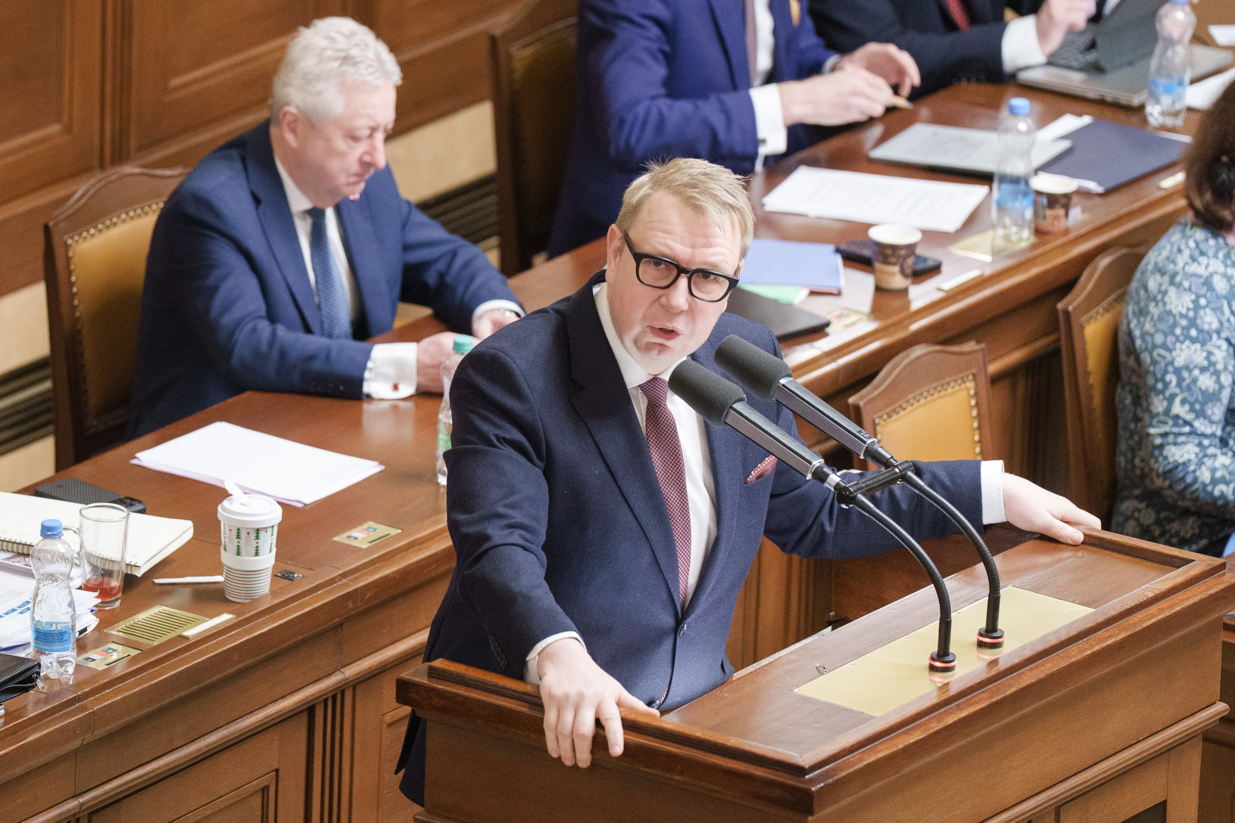 „Rychlý škrt, který bude bolet.“ Co vláda riskuje snížením podpory v nezaměstnanosti