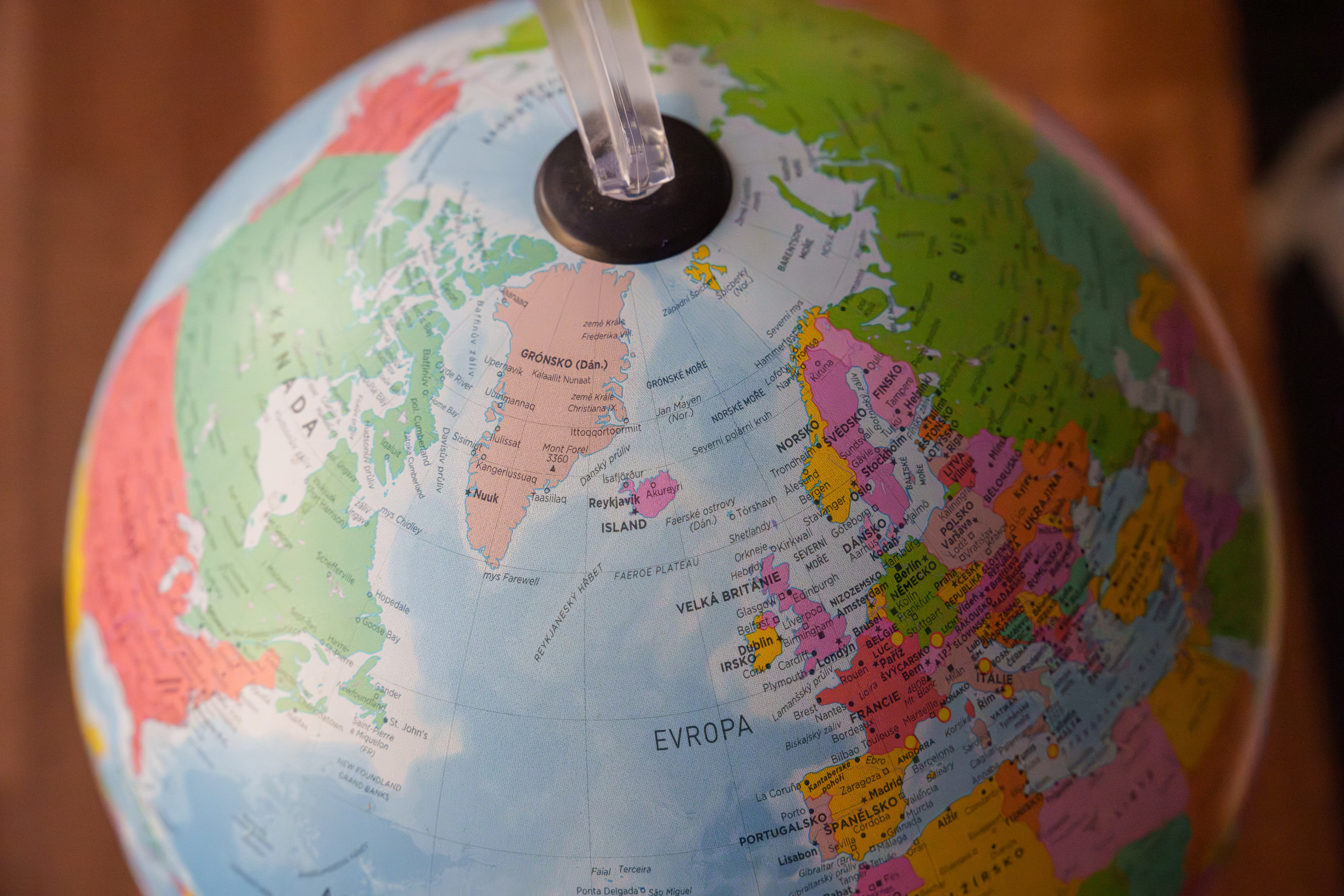 Vrtěti psem: Babiš koupil glóbus a našel Grónsko. Co víc čekat od jeho zahraniční politiky?