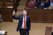 Vánoční dárek pro voliče i slabost premiéra. Politolog hodnotí koaliční sprint za zrušení poplatků