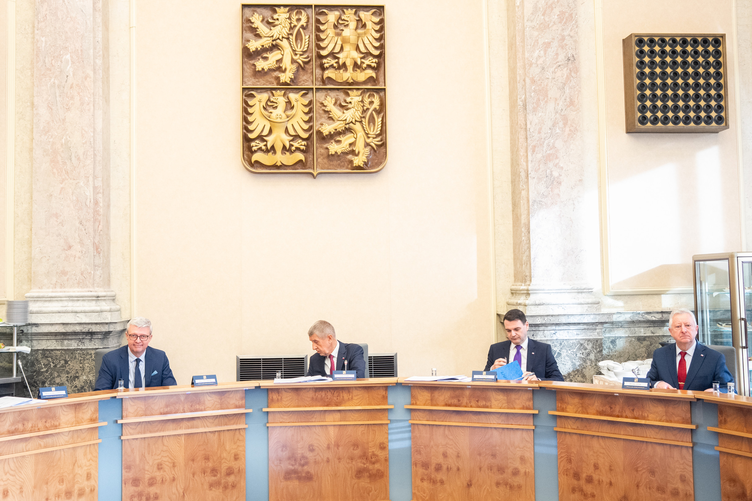 Úřad vlády narychlo vyklidil kanceláře Bartošova týmu. Vzali nám i osobní věci, kritizují zaměstnanci