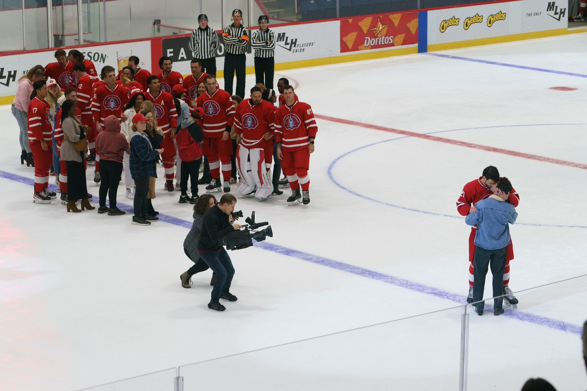 Hitový seriál Heated Rivalry ukazuje, jak vás dlouhodobý život v kompromisu zničí