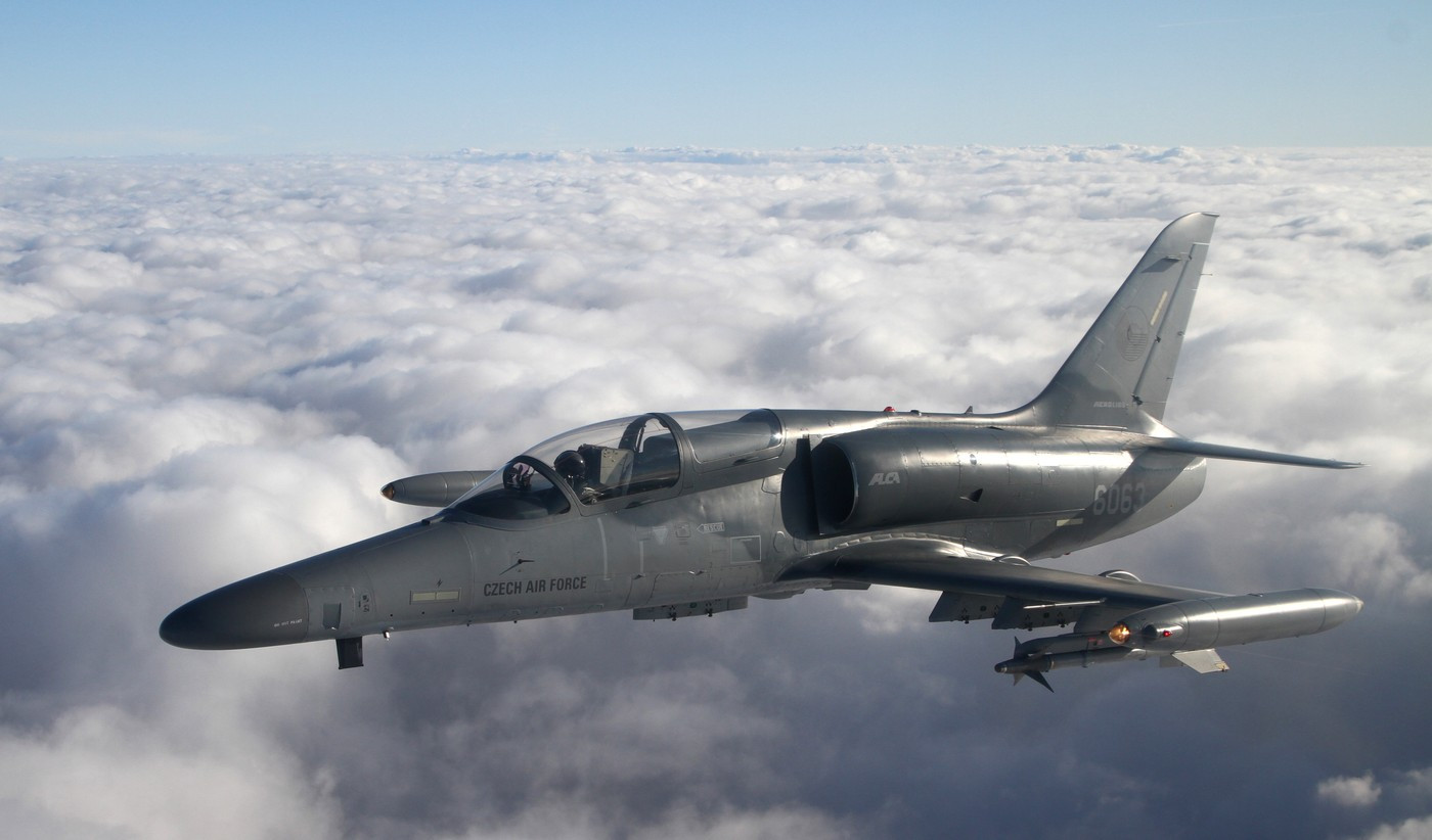 Jasno v kauze „L-159 pro Ukrajinu“: kde vznikl šum, co vláda nechce dát a proč prezident mluví o sobectví