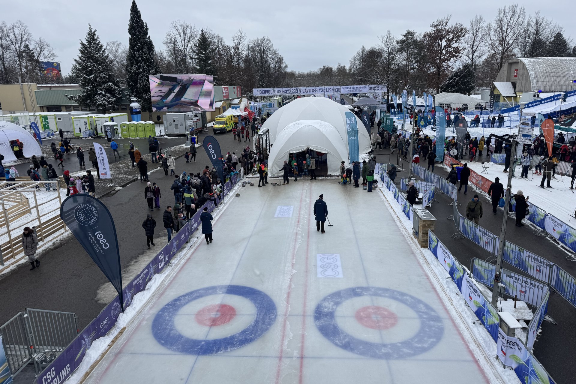 Olympijský deník: Jihočeský festival láká na curling i setkání s hvězdami. Příchozí čeká euforie jako na Staromáku