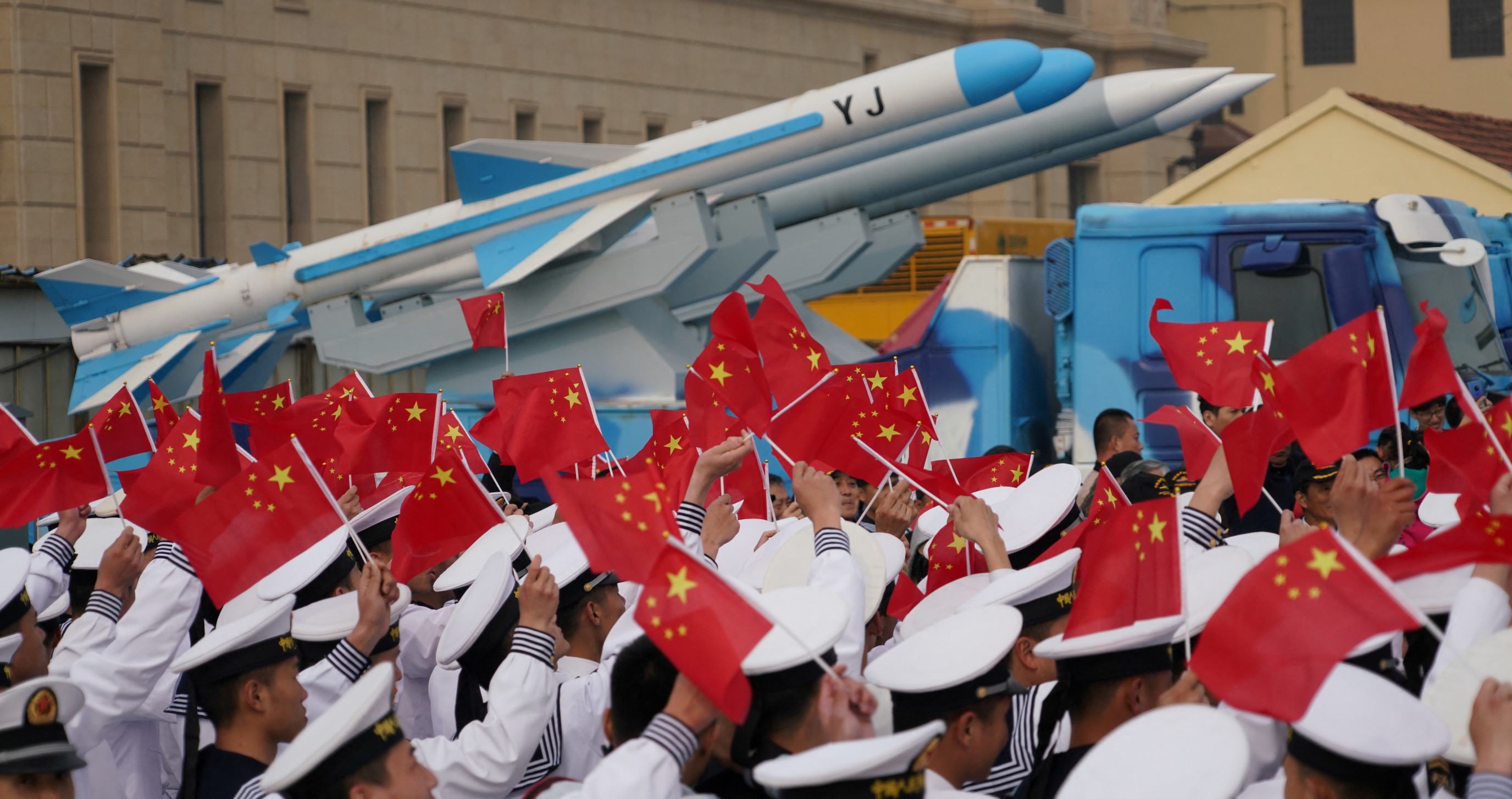 V Íránu už zemřel první Číňan. Čínští špioni mají v Teheránu plné ruce práce, ale čínští vojáci tam nespěchají