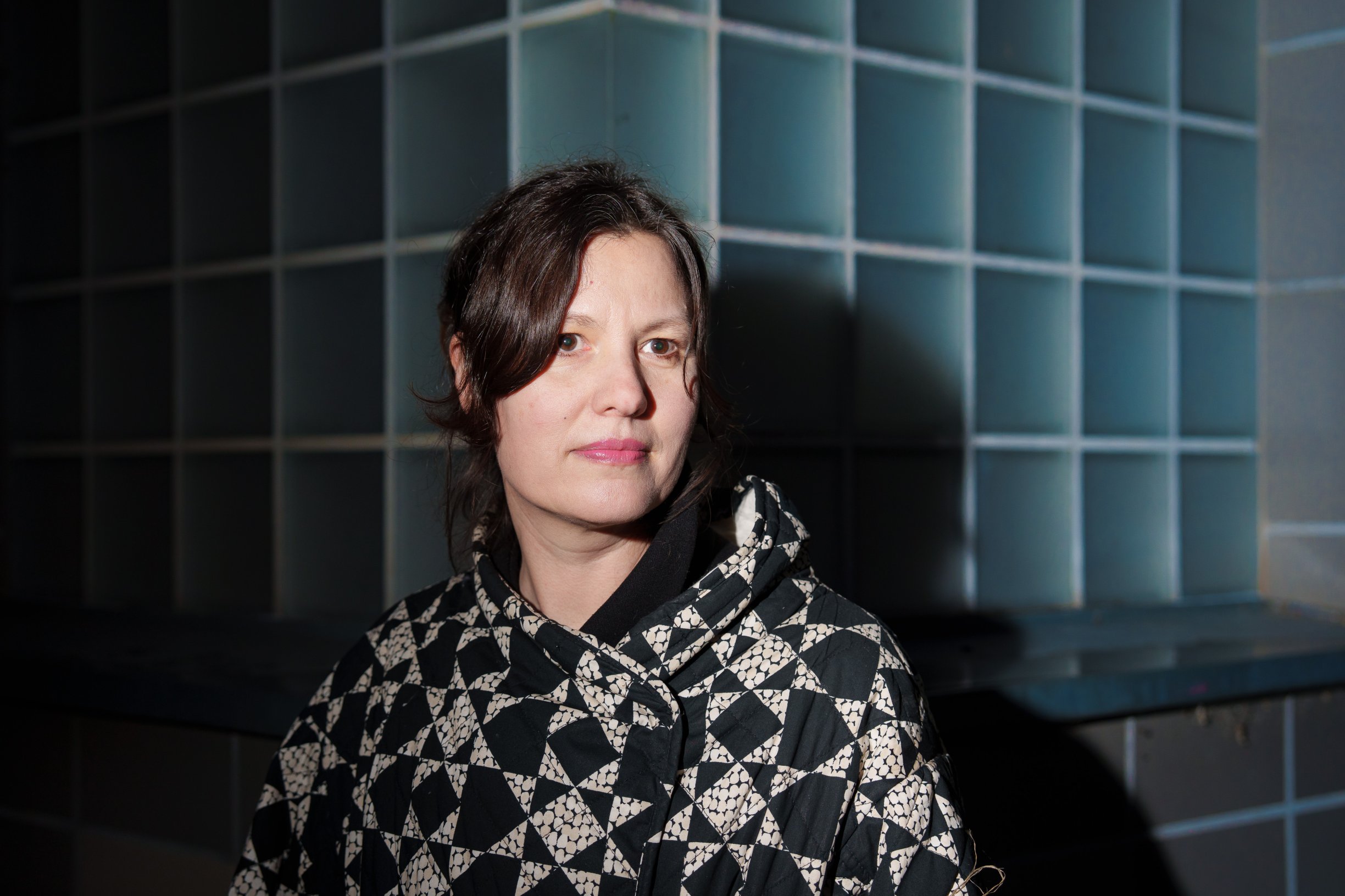 „Pořád jsem namol střízlivá.“ Spisovatelka Dora Kaprálová o veselé úzkosti, Mariboru i literární džungli