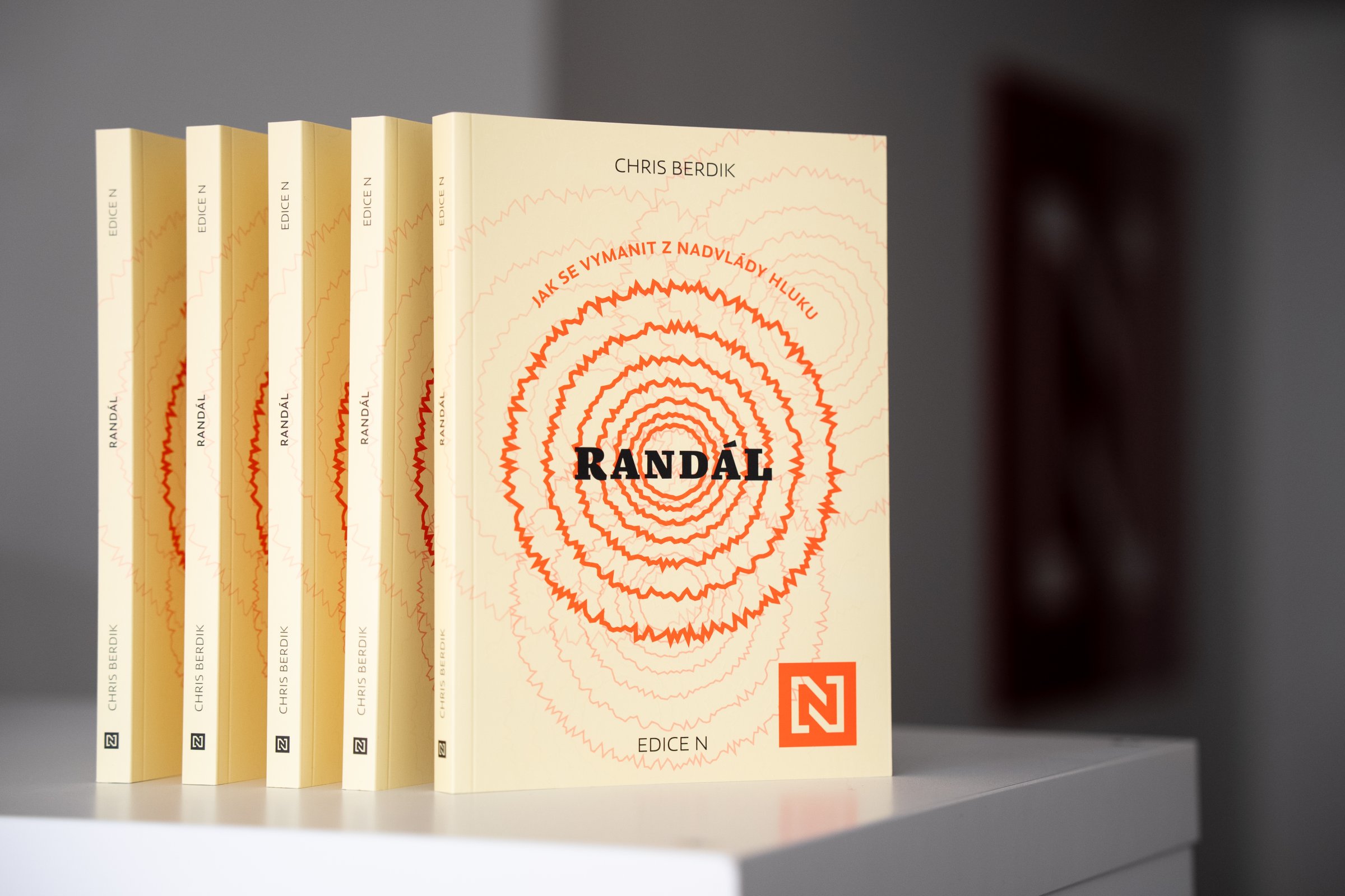 Randál. Jak se vymanit z nadvlády hluku