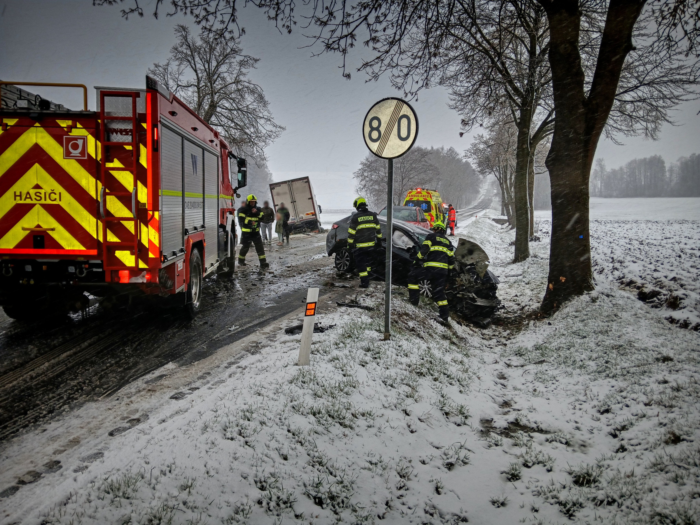 Hasiči Pardubického kraje dnes vyjížděli k těžké dopravní nehodě na silnici...