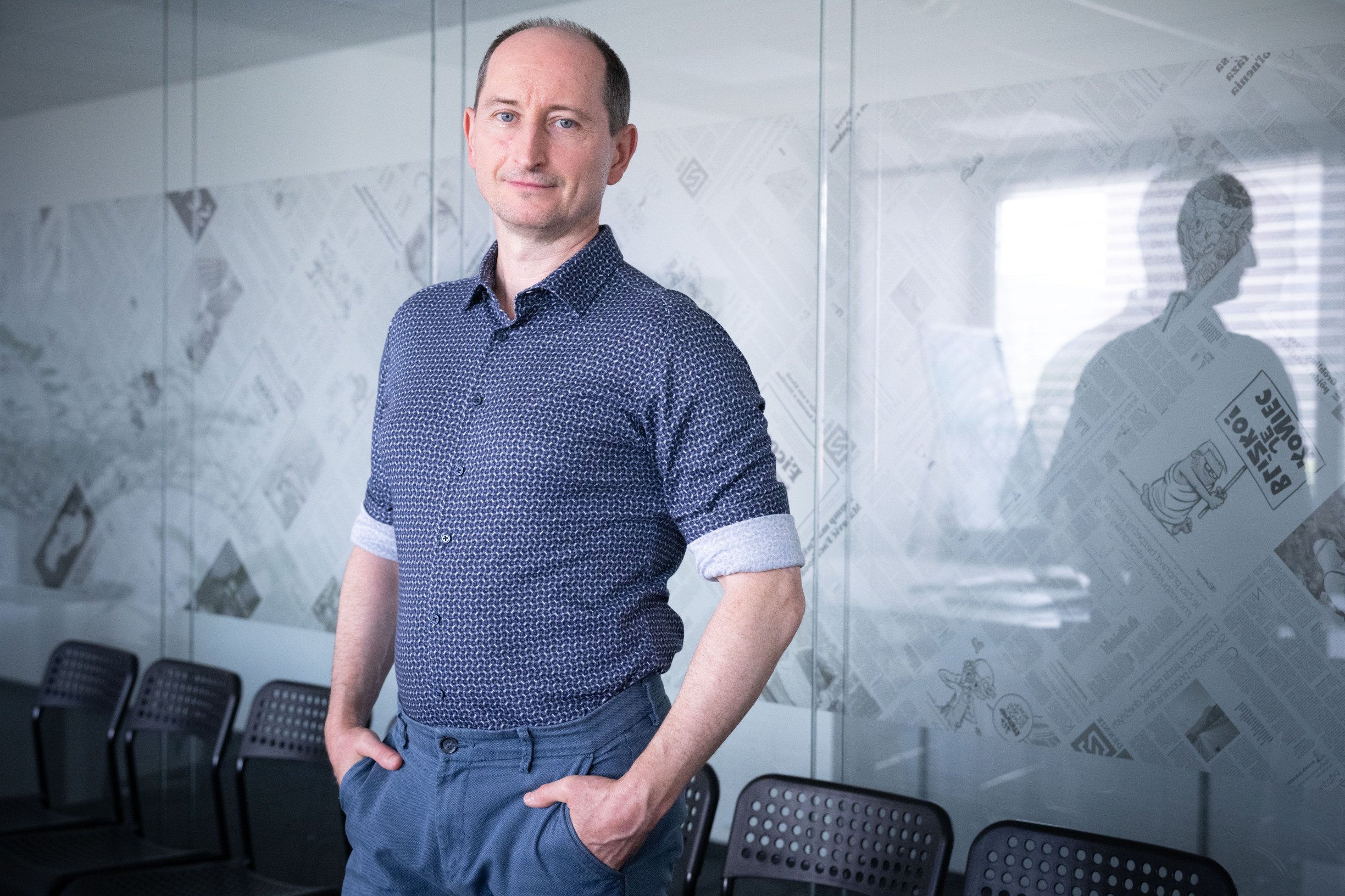 Krátká cvičení během dne mají své místo. Klasický trénink by však měla spíše doplňovat než nahrazovat, míní sportovní vědec