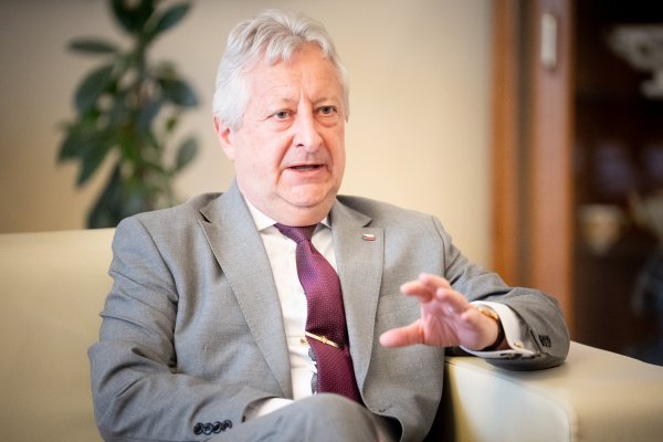 Výdaje na obranu už nezvýšíme, navrhl Zůna vládě. Varuje přitom před vysoce nestabilním světem