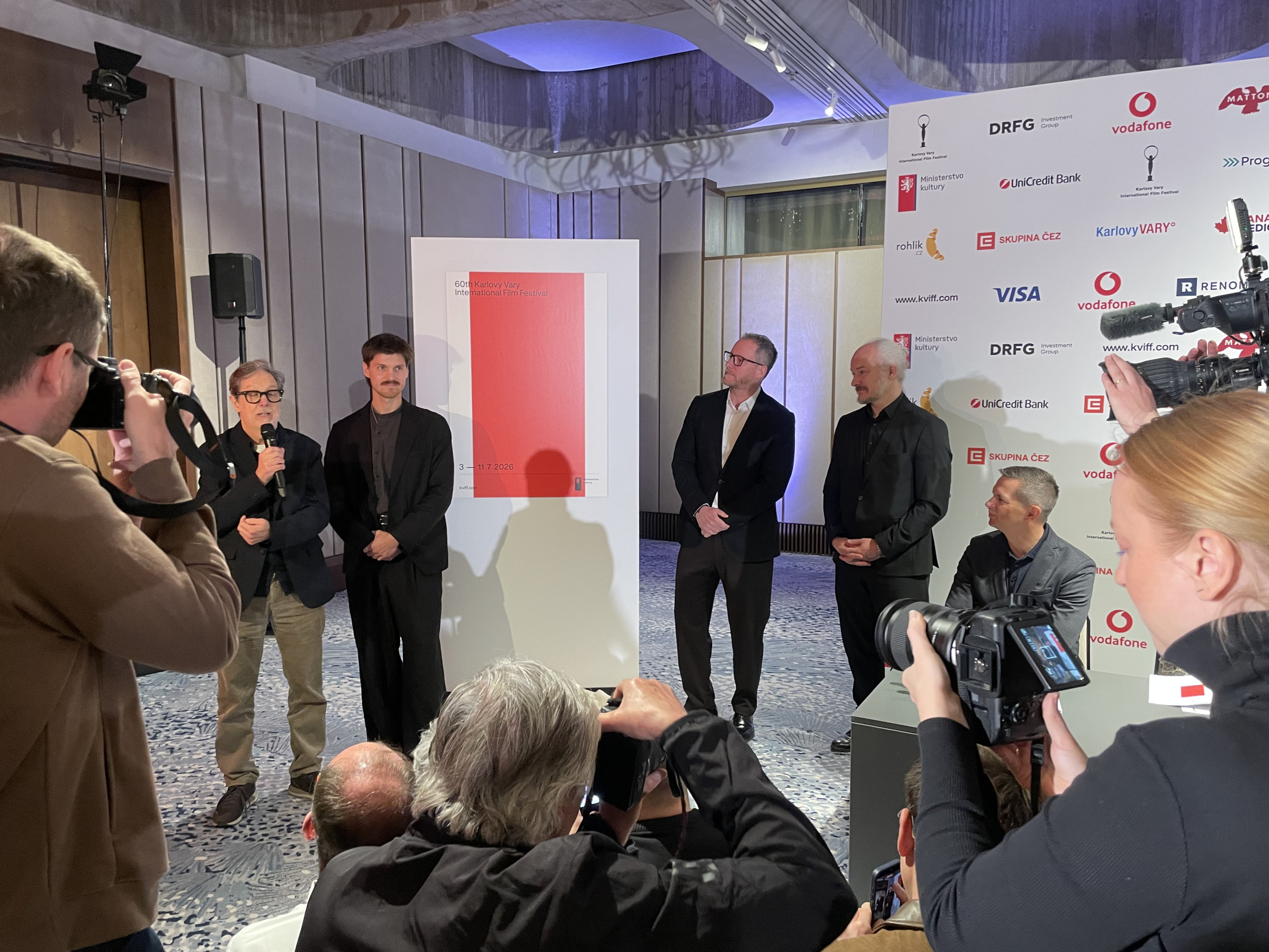 Karlovarský filmový festival dnes představil letošní vizuál i základní opory programu....