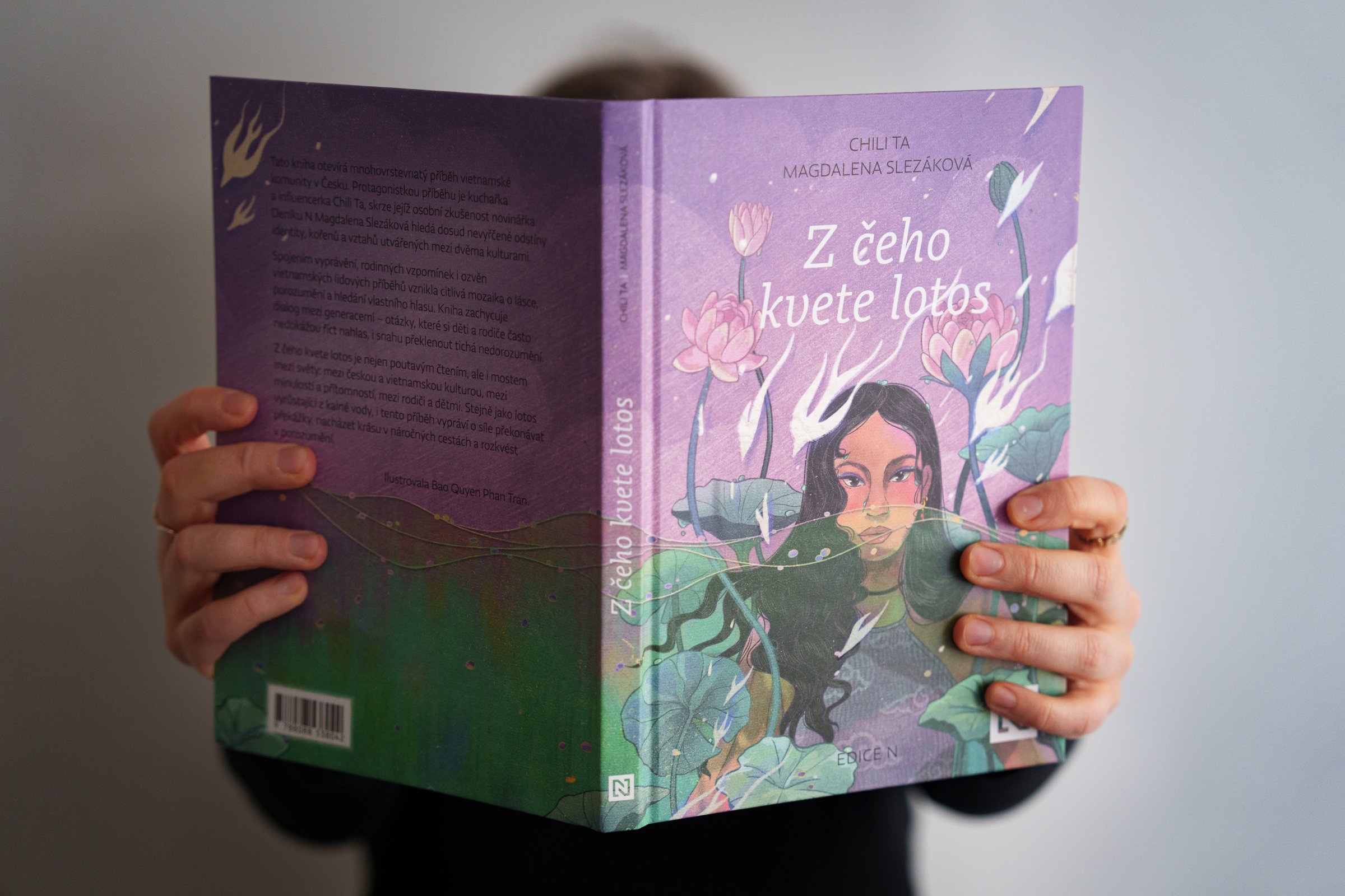 Z čeho kvete lotos