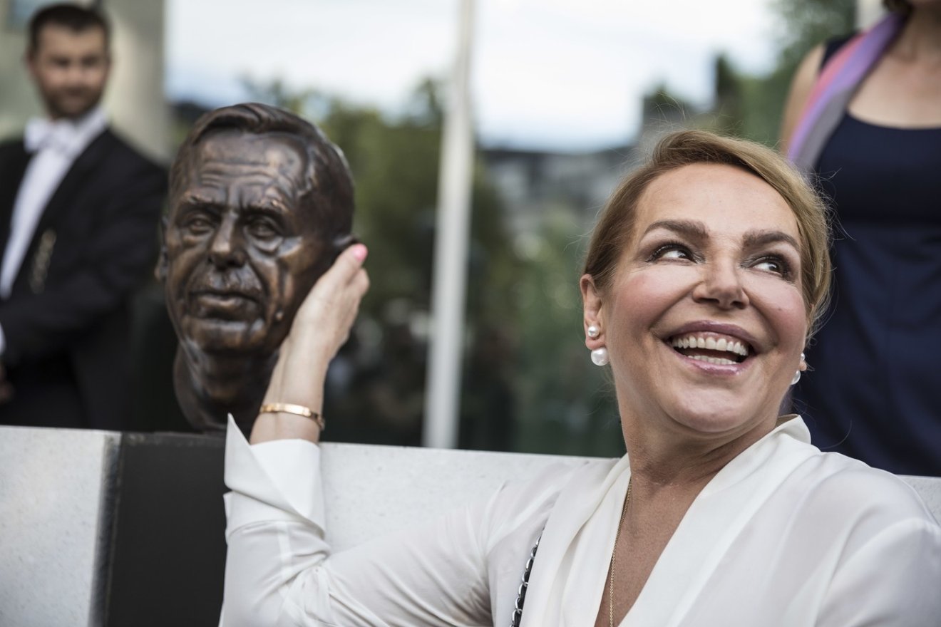 Střety se strážkyní Havlova odkazu. Proč se otřásá exprezidentova knihovna