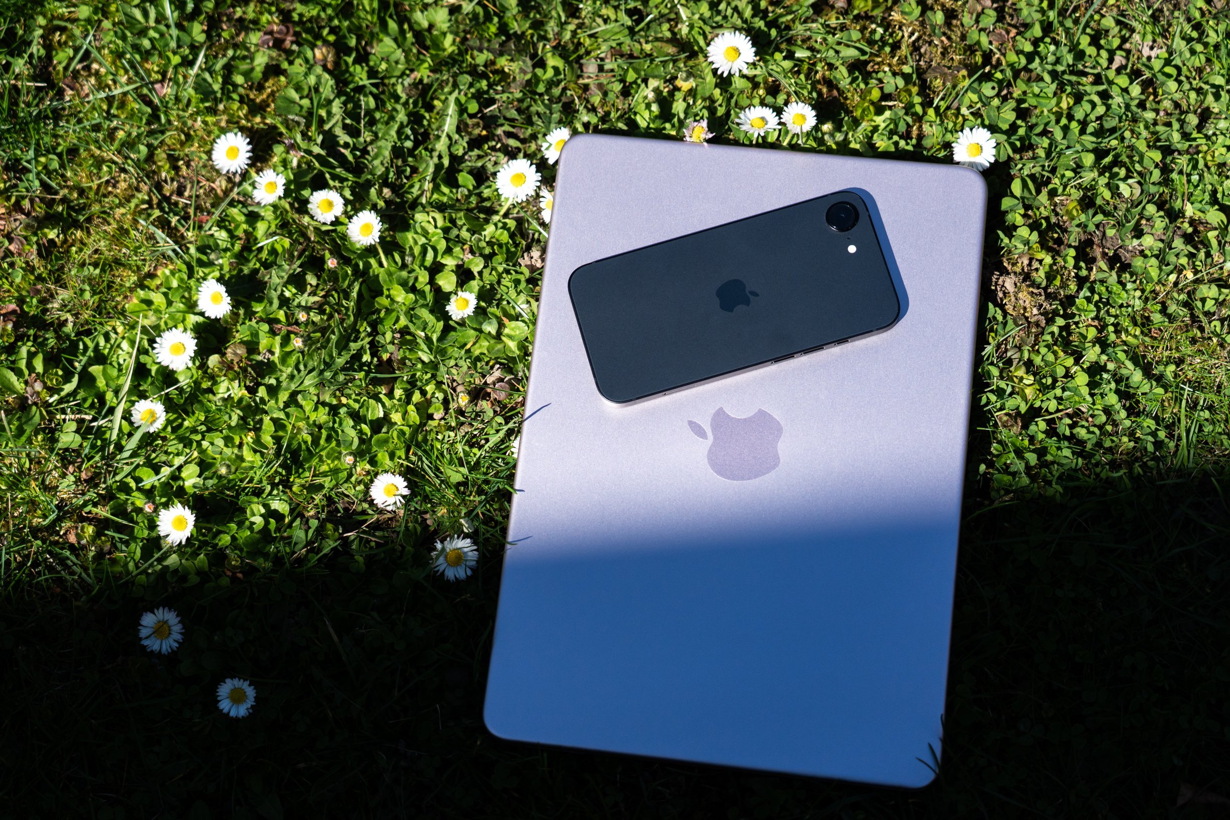 MacBooky a iPady zdraží o tisíce. Apple kvůli nedostatku pamětí zvyšuje ceny většiny produktů