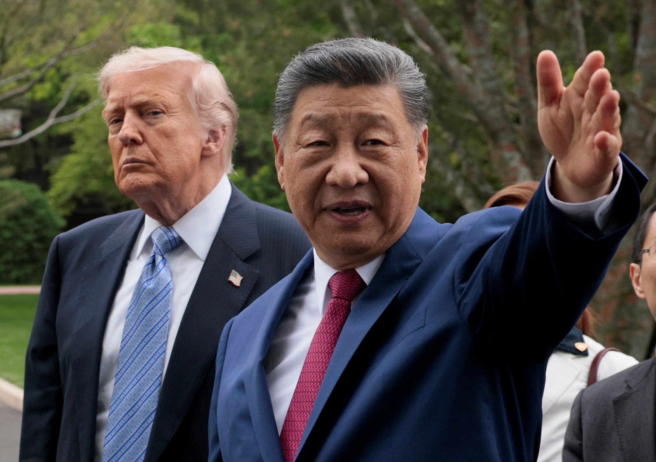 Alarmující průzkum: Svět včetně Evropy se kloní k Číně místo k USA. A víc než Trumpovi věří Simu