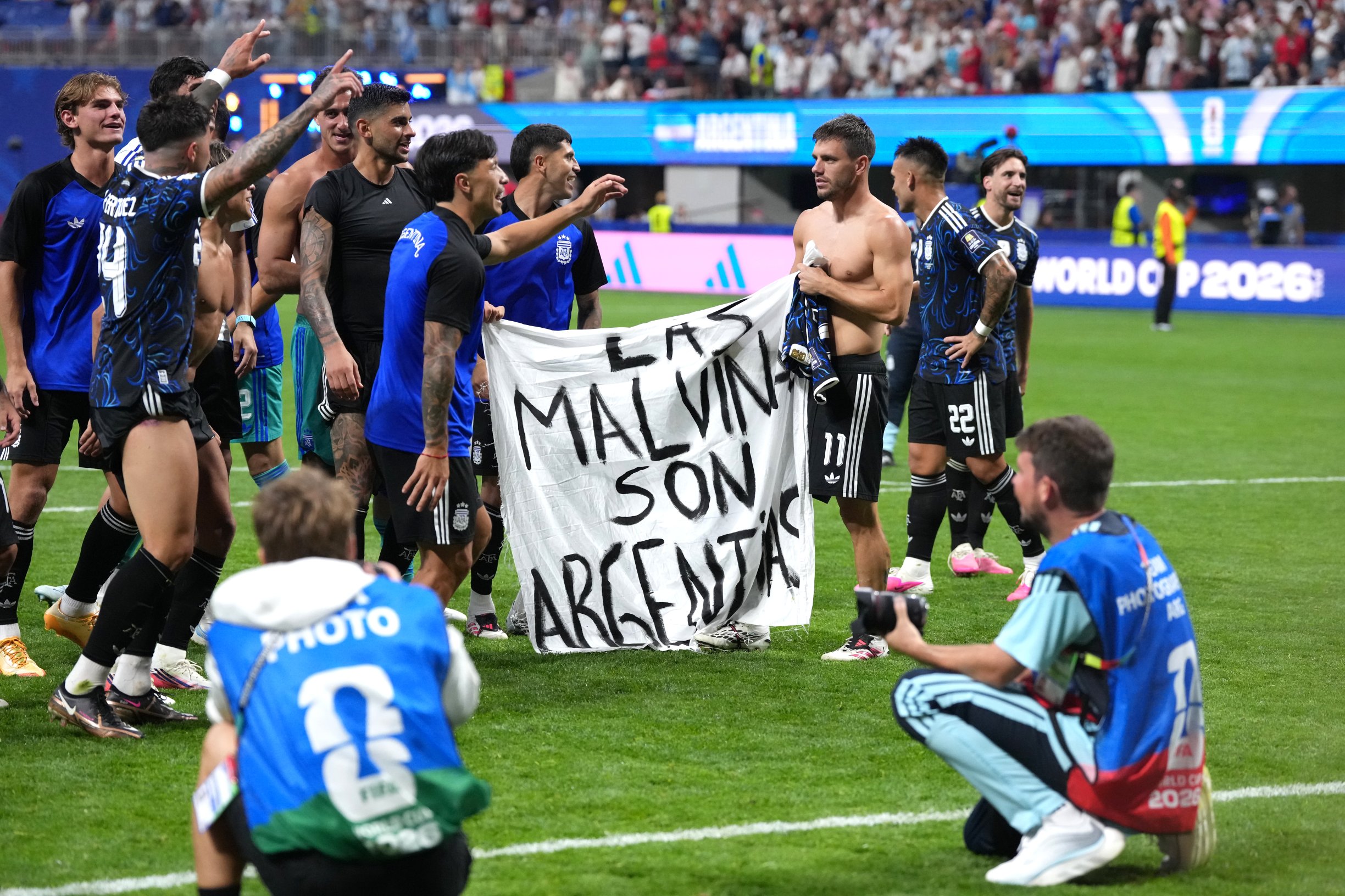 Spor, který oživili argentinští fotbalisté: Falklandy jako Trumpova páka na Británii