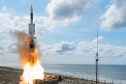 „Všechno jsem to rozklíčoval.“ Premiér mezi řečí řeší zásadní vojenskou zakázku, Zůnův rezort mlčí