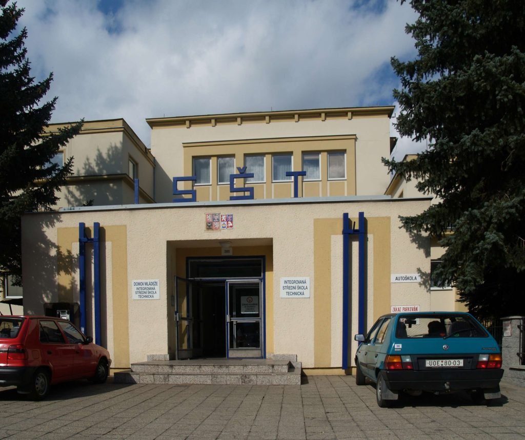 Pardubický kraj neplánuje sesadit ředitelku školy, kterou inspekce doporučila odvolat