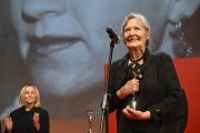 Karlovarský festival zná vítěze, bodovali i čeští a slovenští tvůrci
