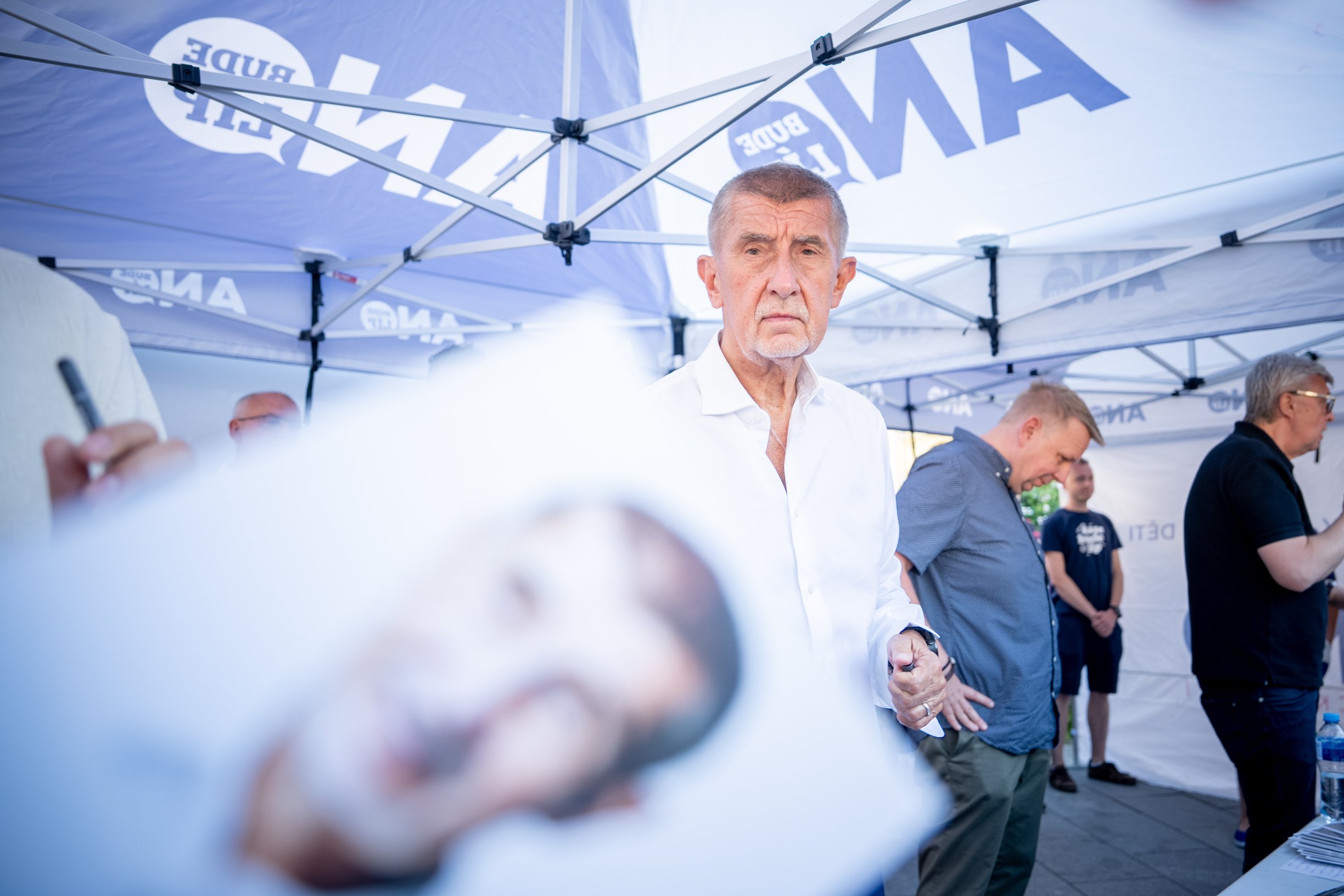 Nějak se k tomu nemá, zkritizoval Babiš šéfa SPD kvůli zmrazení platů politiků. Okamura: Asi se přeřekl