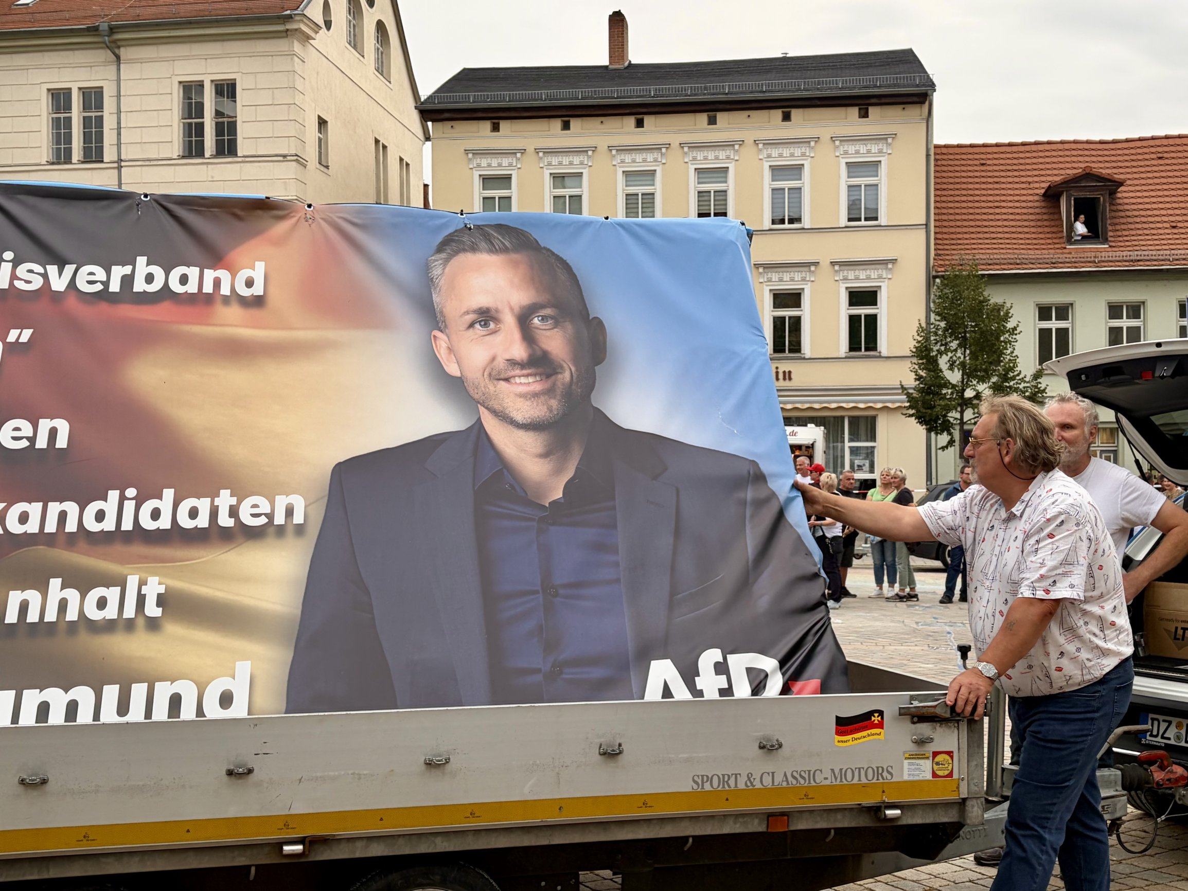 Část krajně pravicových populistů v Evropě úspěch AfD slaví, pro jiné je strana radikální až moc
