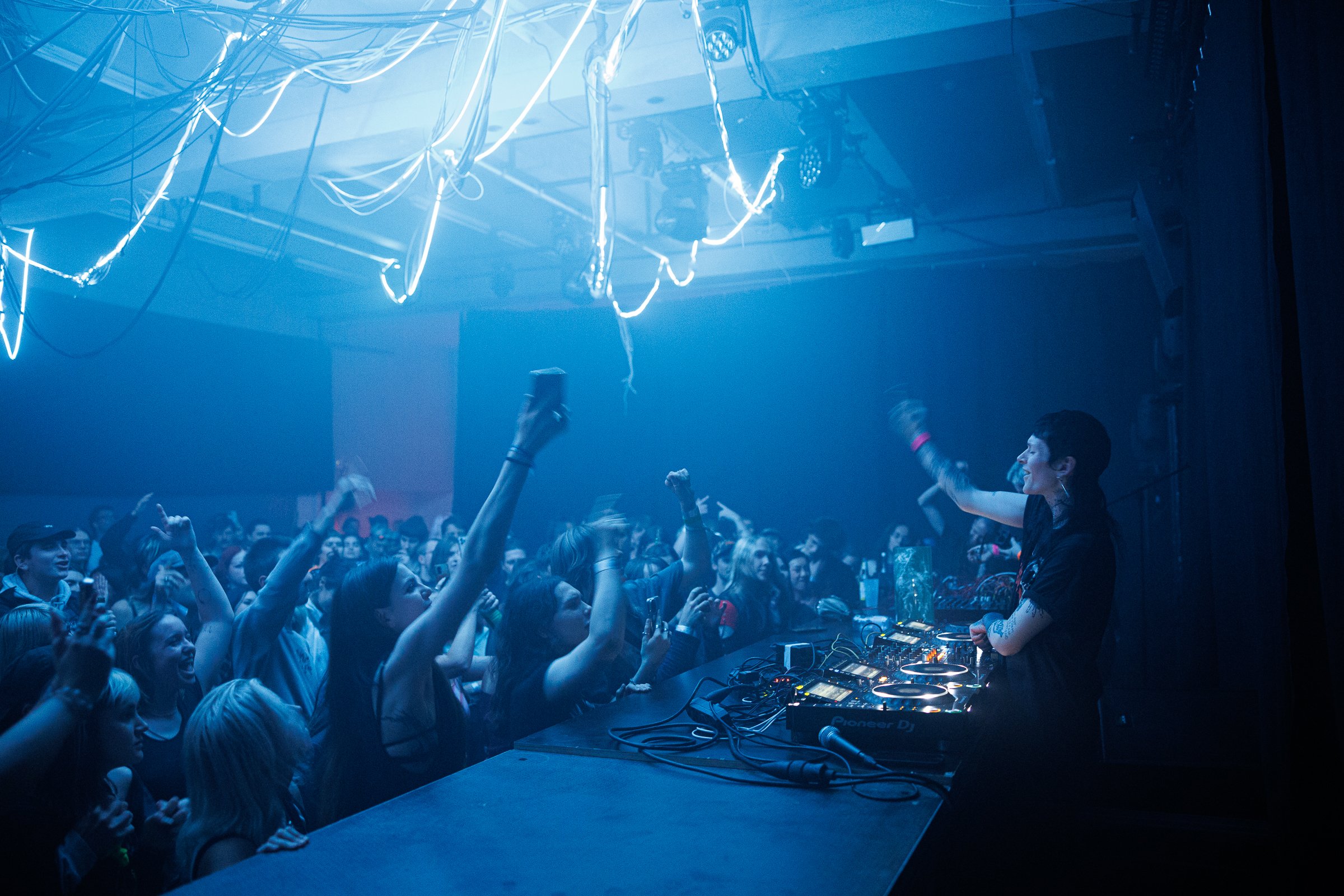 Lunchmeat festival promění funkcionalistický Veletržní palác: Autechre, Safety Trance a pět světových premiér