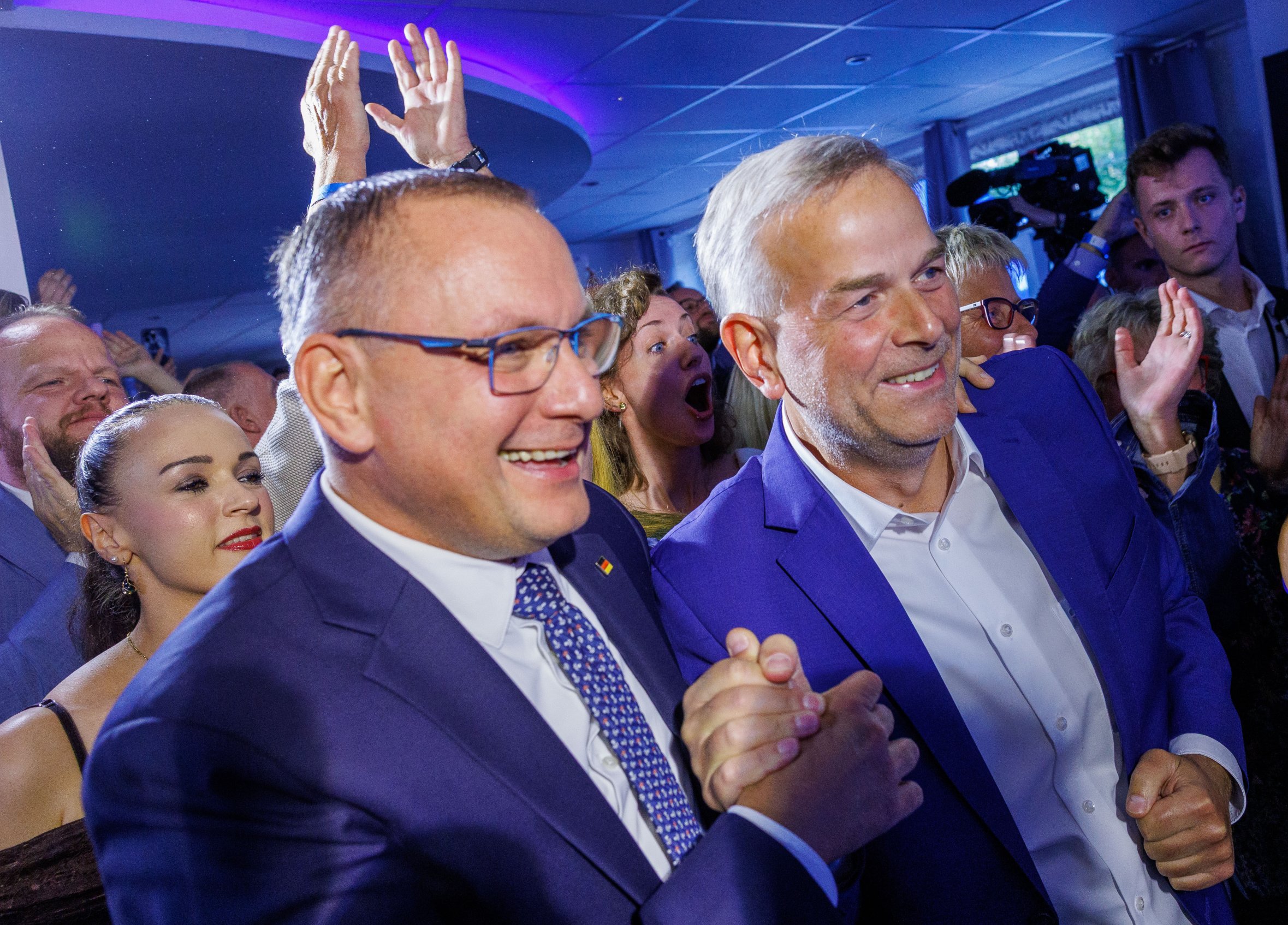Berlín prudce vlevo, východ zase vpravo. Německé volby opět přinesly historické posuny
