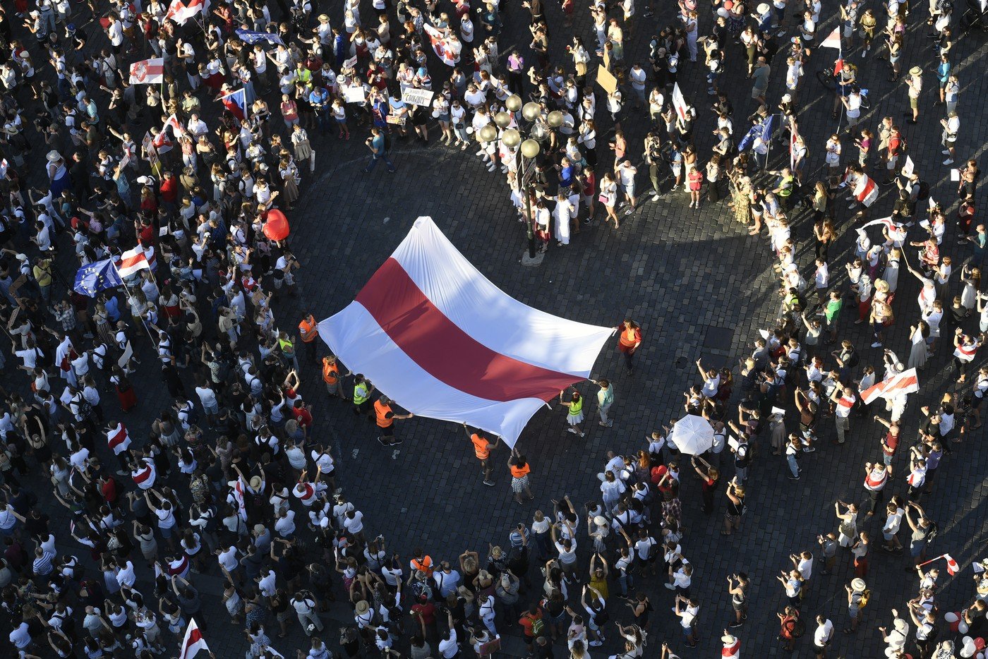 Belarusian families in Czechia can now invite relatives to visit
