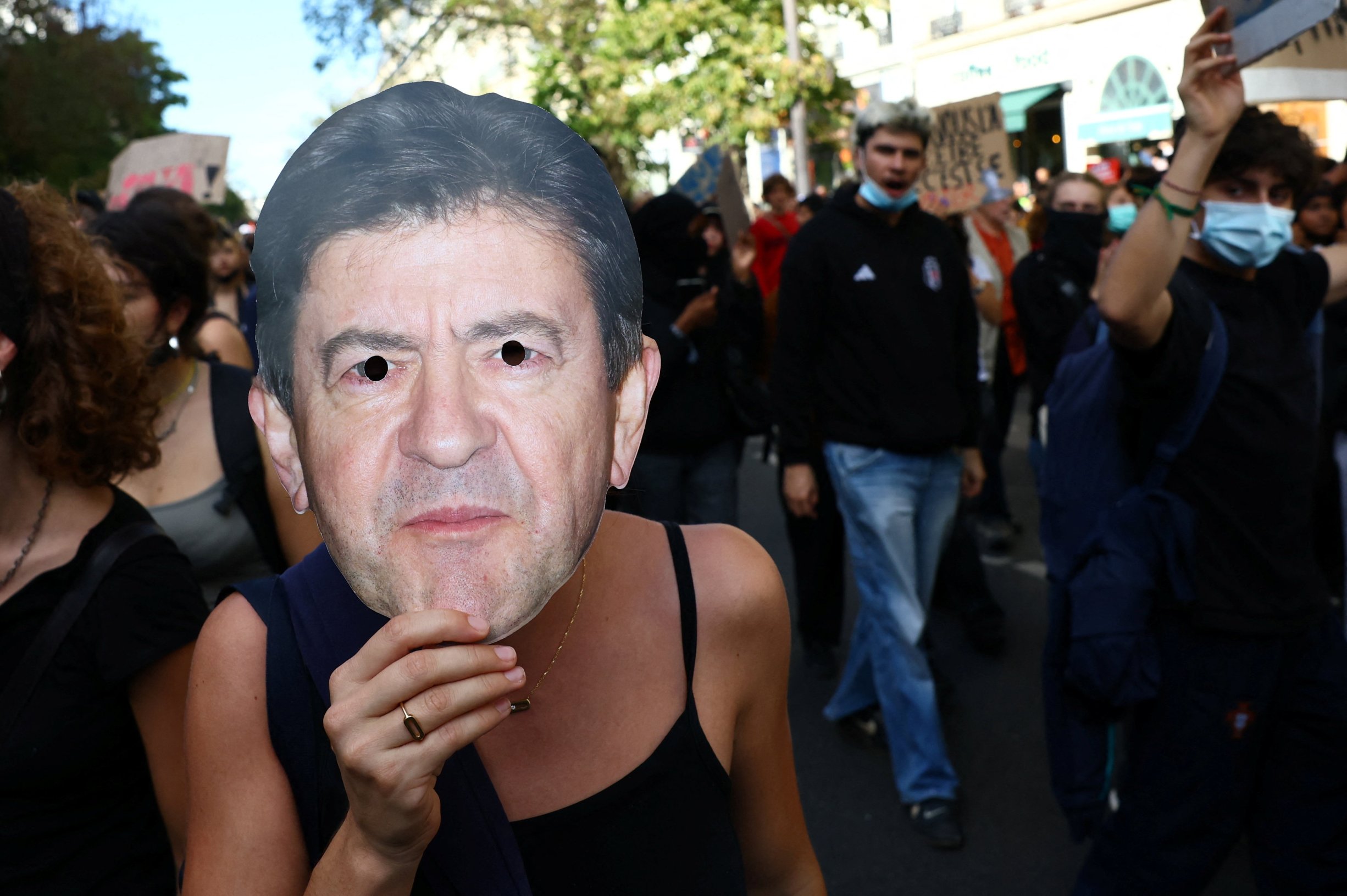 Francouzská krajní levice se veze na vlně studentských protestů. Donese do Elyseje Mélenchona?