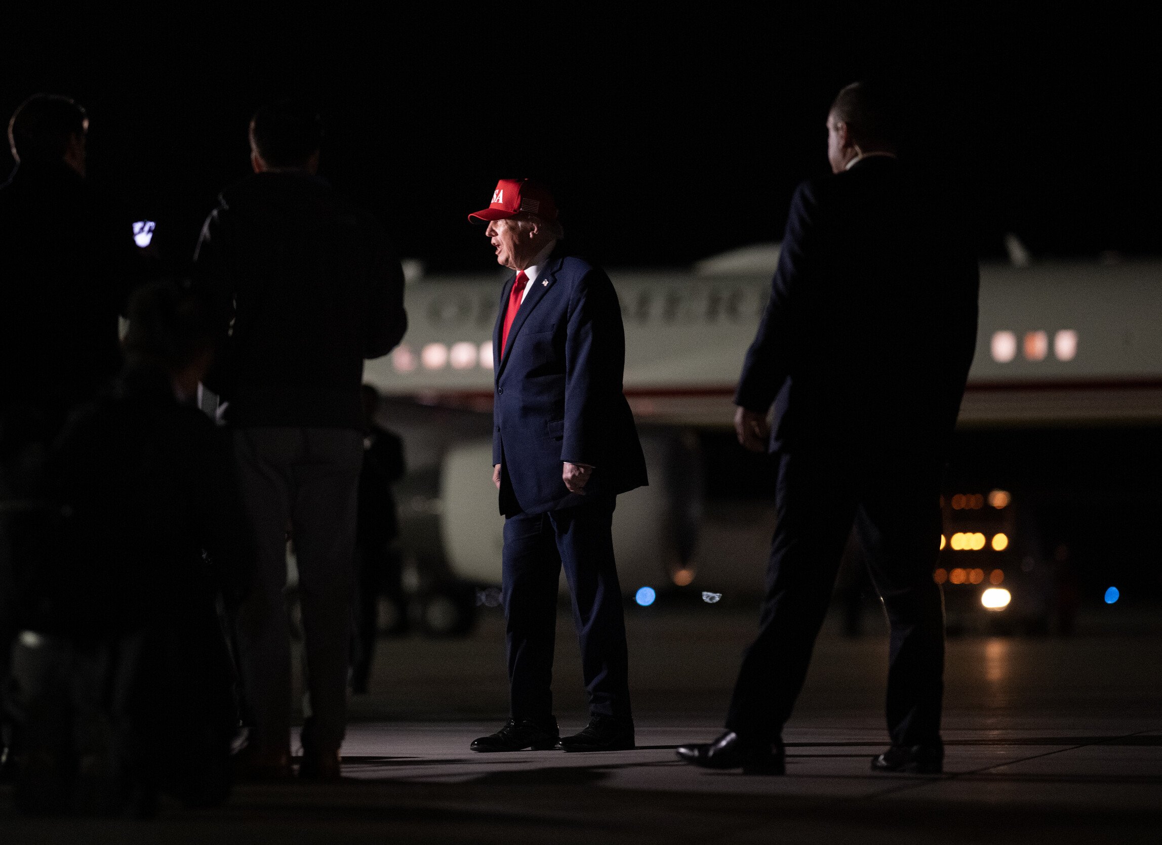 Senátor Mohamed míří do Washingtonu a éra Donalda Trumpa nejspíš končí