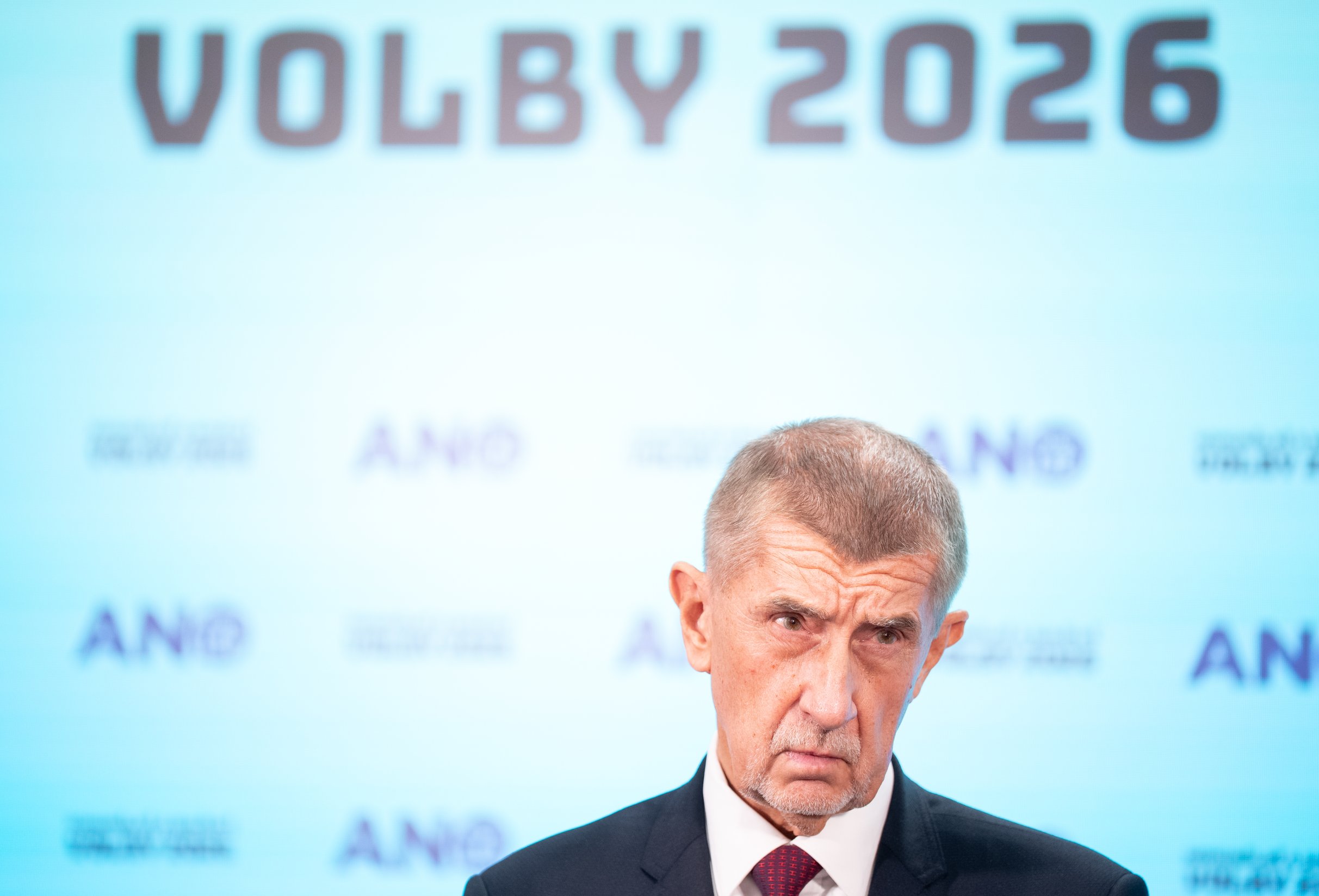 Vrtěti psem: Triumf Starostů a Grolicha i zuřivý Babiš. Co přinesly volby