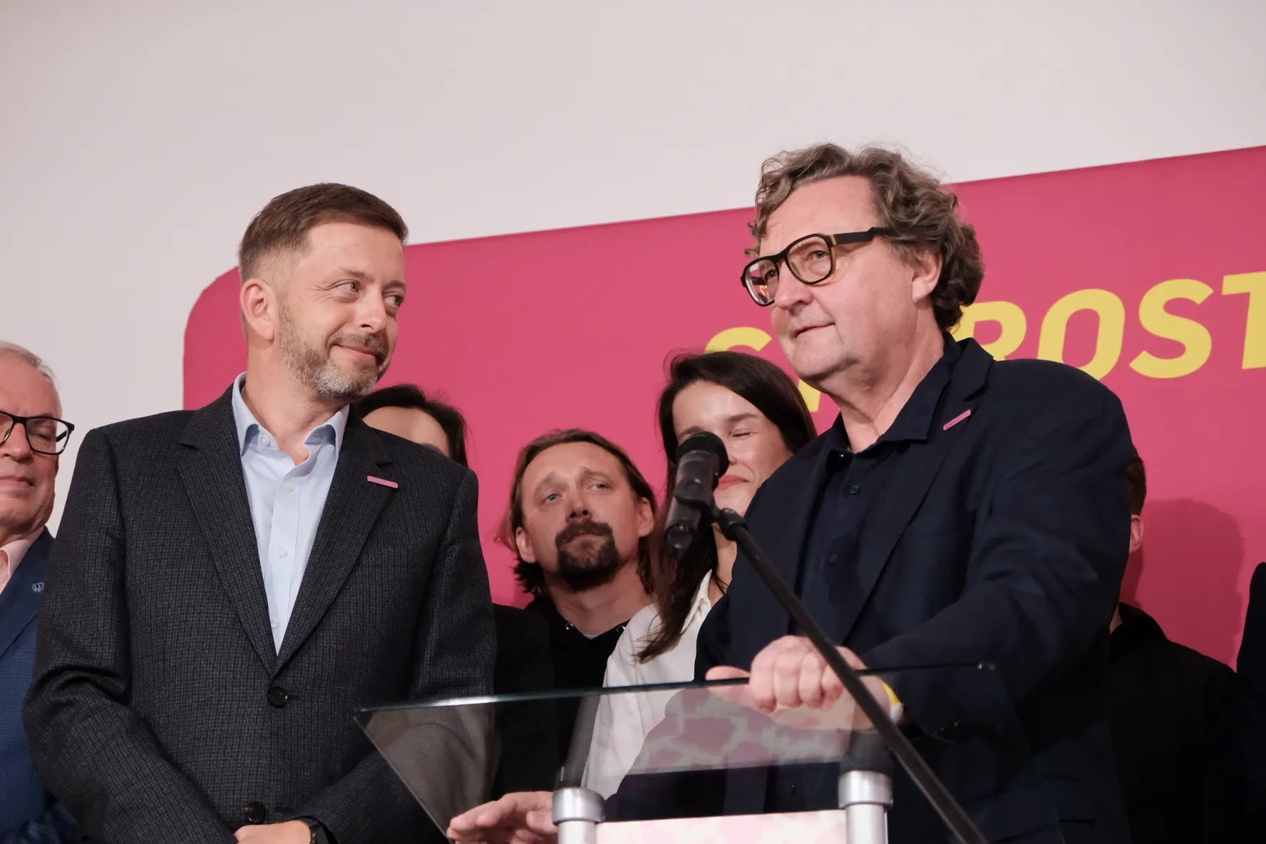 Oslavy u Starostů: Úspornému Hlaváčkovi překopal plány o vyjednávání Rakušan