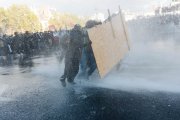 Většina protestů je klidná, ale lidé už toho prostě mají dost. A problém je policie, líčí známý sociolog